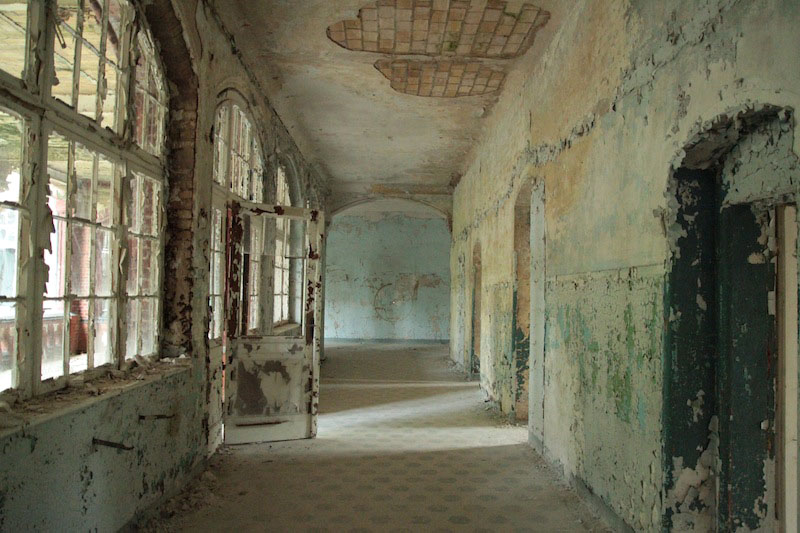Abandoned-Beelitz-Sanatorium-Germany-Hospital-Amazing-Abandonedmagazine
