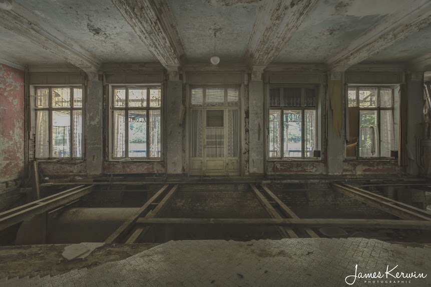 Grand-Hotel-Reigner-Belgium-Abandoned